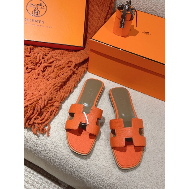 H**mes slippers